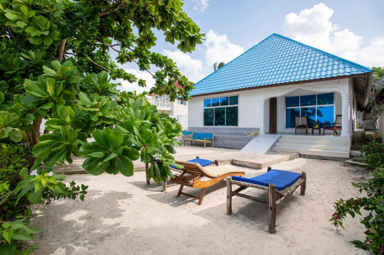Uroa Beach Lodge Eksteriør billede